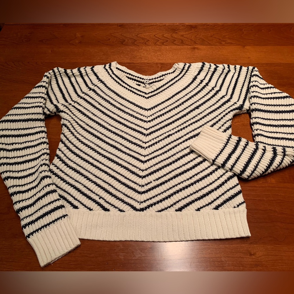 Veronica Beard | Kaela Ivory Navy Striped Ribbed V-Neck Slouchy Sweater M